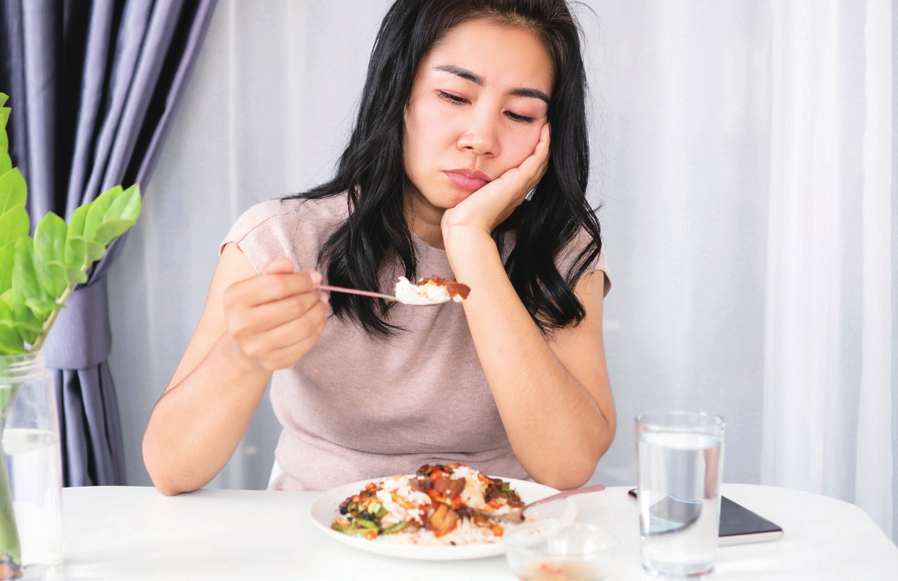 女人食欲不振图片