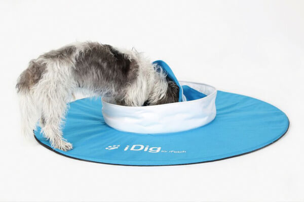 iDig+Go也是能让狗儿尽情享受挖掘乐趣的宠物玩具。