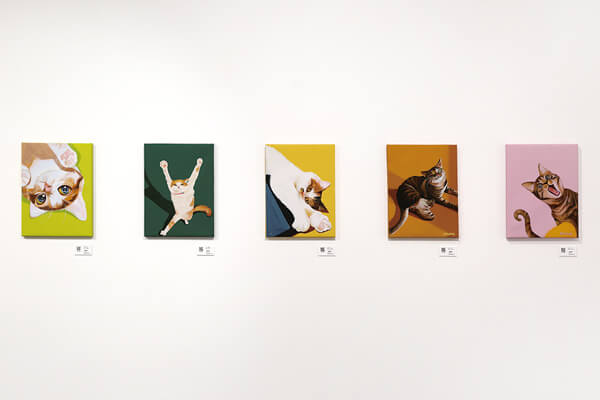 图三：365流浪动物日记—小幸运展览，展出艺术家「—画画的院长」笔下记录的流浪猫们
